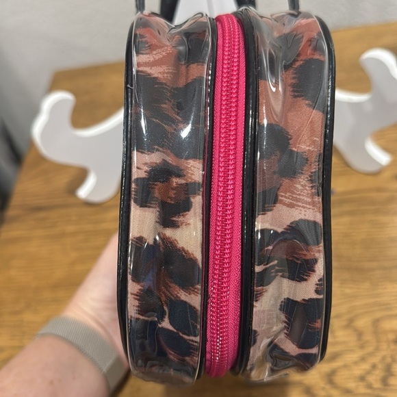 JUICY COUTURE animal Print Makeup Case/ Travel Bag / Toiletries - Picture 5 of 11